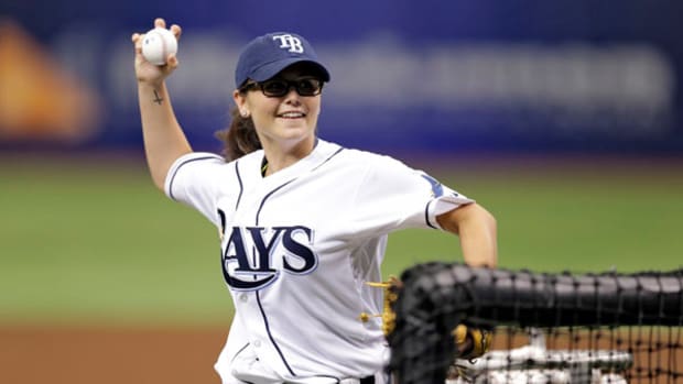 17-Year-Old Knuckleballer Throws Rays Batting Practice